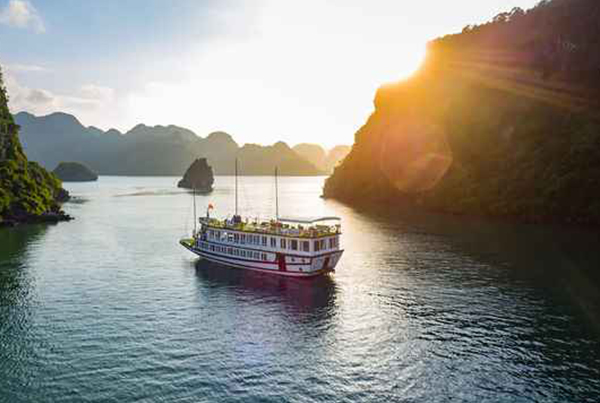 Tour Du Thuyền Lavender Elegance Cruise – 3 Ngày/2 Đêm