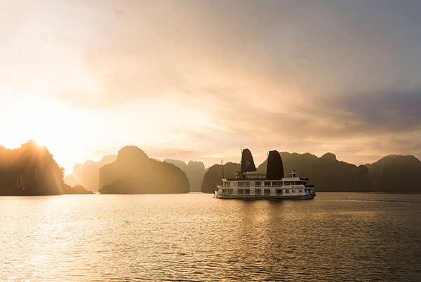 Tour Du Thuyền Halong Glory Legend Cruise – 2 Ngày/1 Đêm